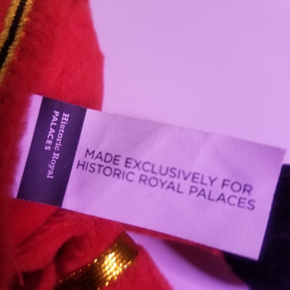 593B NWT Plush Soft Stuffed Tower of London Beafeater Bear Authentic Collectible - Picture 5 of 11